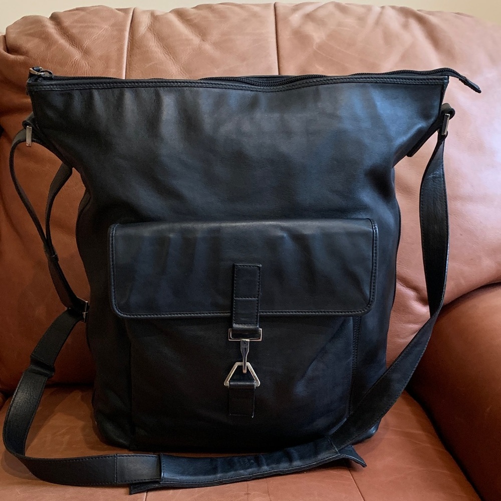 🖤🩶🖤Extra Large Gucci Black Leather Bag/Crossbody🖤🩶🖤